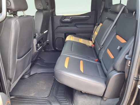 Used 2025 GMC Sierra 1500 AT4 w/ AT4 Premium Package AWD/4WD image 20