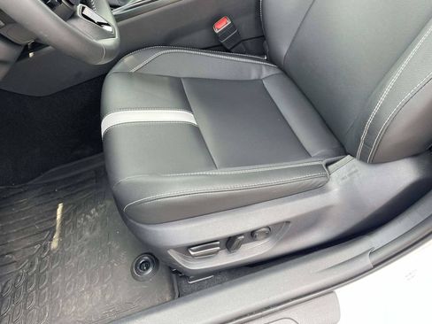 Used 2026 Toyota Camry SE FWD image 13