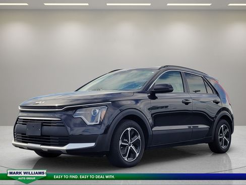 Used 2025 Kia Niro LX FWD image 8