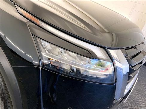 Used 2022 Nissan Pathfinder Platinum w/ Cargo Package AWD/4WD image 10