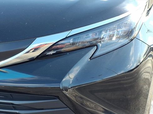 Used 2024 Toyota Sienna LE image 7