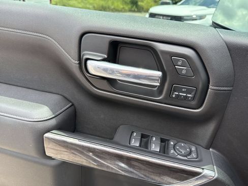 Certified 2021 Chevrolet Silverado 1500 LTZ AWD/4WD image 29