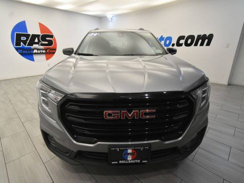 Used 2024 GMC Terrain SLT w/ Elevation Edition AWD/4WD image 8
