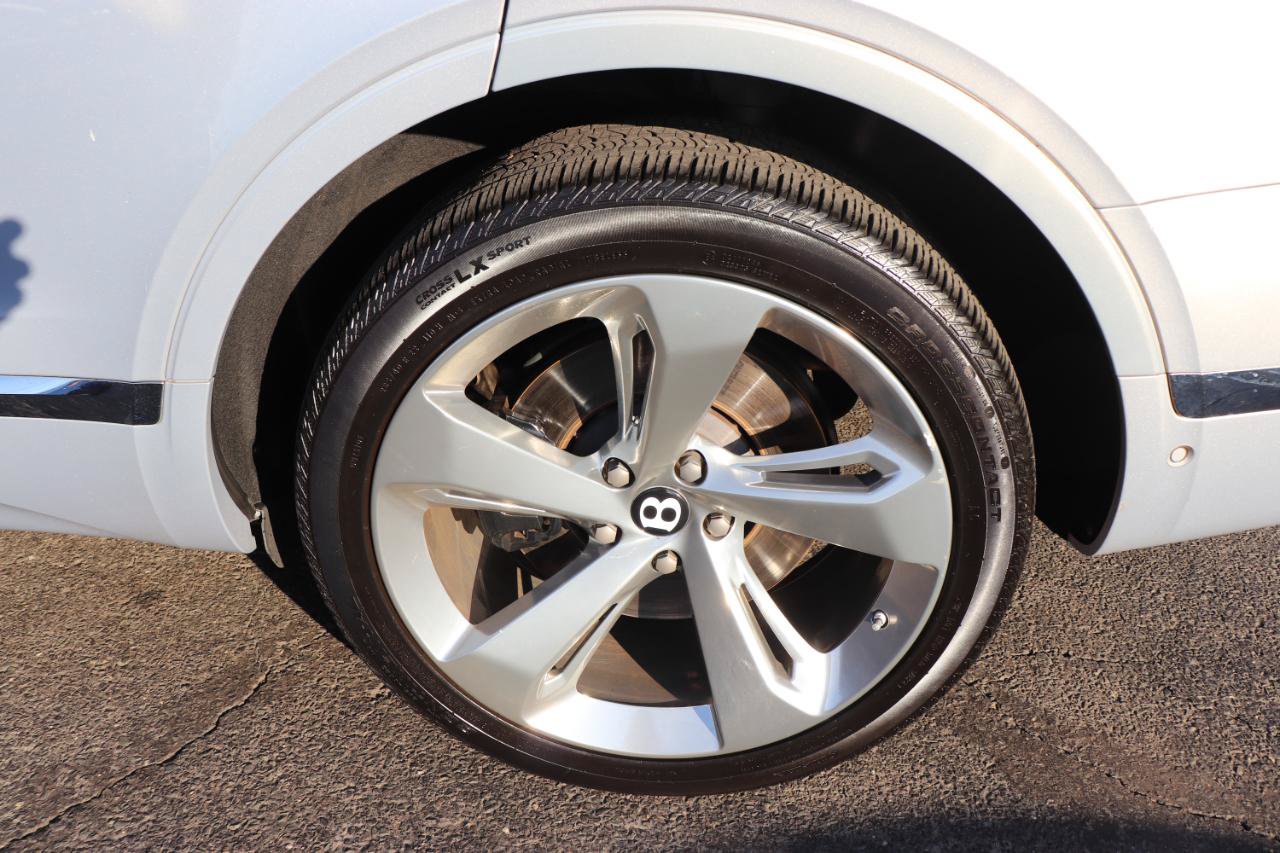 Used 2018 Bentley Bentayga AWD/4WD image 75