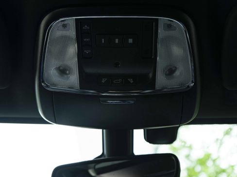 Used 2020 Jeep Grand Cherokee Limited X image 33