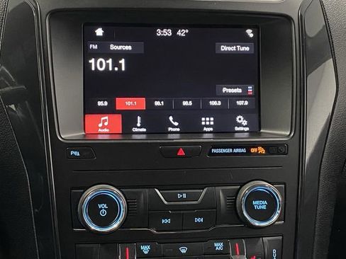 Used 2018 Ford Explorer XLT w/ Equipment Group 202A image 18