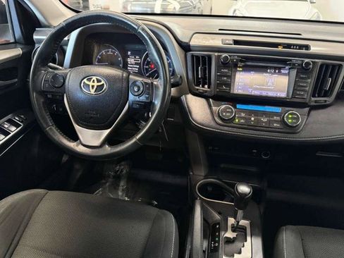 Used 2018 Toyota RAV4 XLE FWD image 16