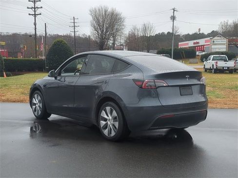 Used 2023 Tesla Model Y Long Range image 11