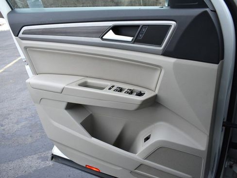 Used 2019 Volkswagen Atlas SE w/ Towing Package image 25