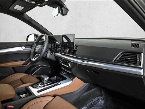 Used 2025 Audi Q5 Prestige w/ Prestige Package image 23