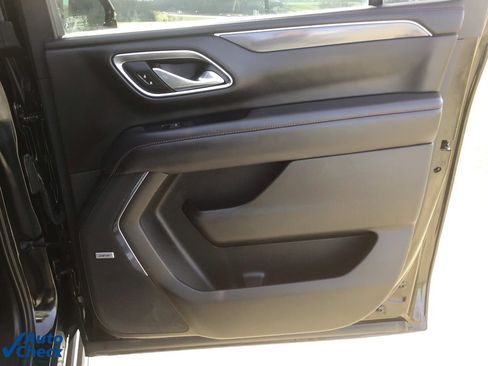 Used 2021 Chevrolet Suburban RST w/ Luxury Package image 19