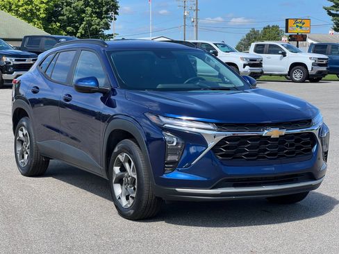Certified 2024 Chevrolet Trax LT w/ Driver Confidence Package FWD image 43