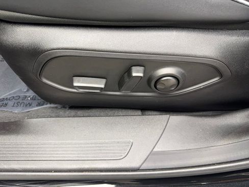 Used 2025 Jeep Wagoneer S Limited image 32