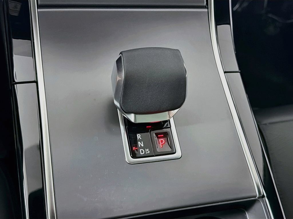 Used 2025 Land Rover Range Rover Velar Dynamic HSE AWD/4WD image 17