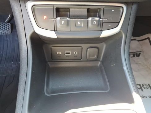 Used 2023 GMC Terrain SLE w/ Driver Convenience Package FWD image 12