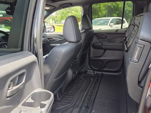 Used 2025 Honda Ridgeline TrailSport image 9