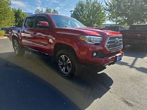 Certified 2017 Toyota Tacoma TRD Sport image 10