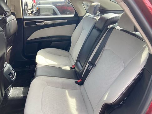 Used 2019 Ford Fusion SE w/ Equipment Group 151A FWD image 25