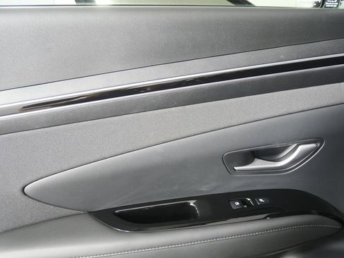 Used 2022 Hyundai Tucson Limited image 13