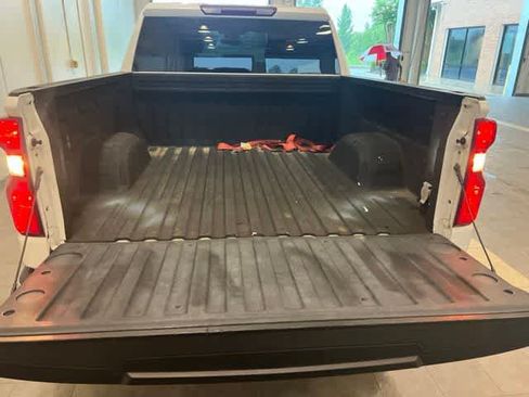 Used 2022 Chevrolet Silverado 1500 Custom AWD/4WD image 8