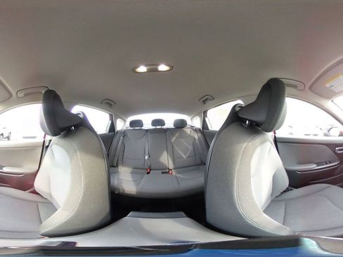 Used 2025 Kia K4 LXS image 42