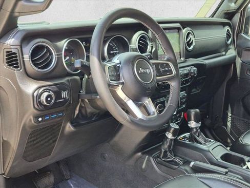 Used 2023 Jeep Wrangler Unlimited Sahara w/ Cold Weather Group AWD/4WD image 9