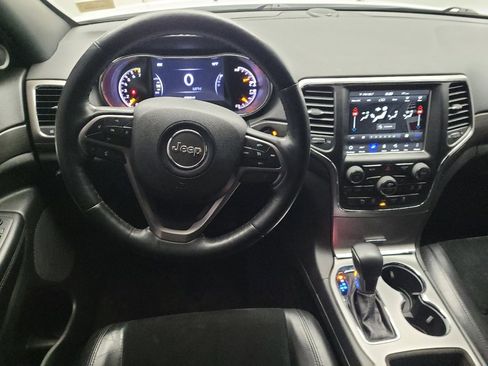 Used 2018 Jeep Grand Cherokee Altitude AWD/4WD image 22