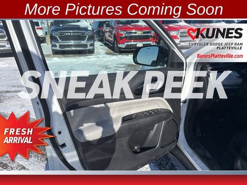 Used 2023 Jeep Compass Limited image 11