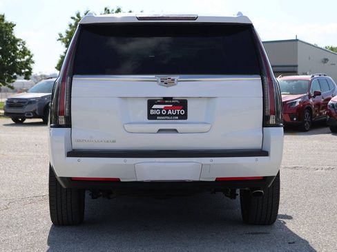 Used 2020 Cadillac Escalade Luxury AWD/4WD image 10