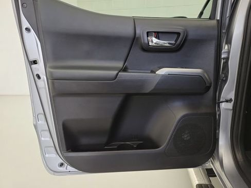 Used 2021 Toyota Tacoma Limited RWD image 14
