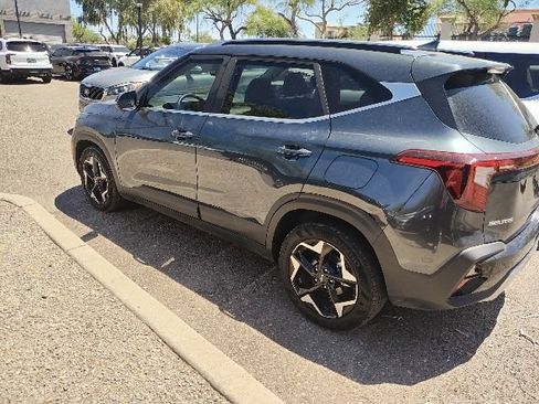 Certified 2024 Kia Seltos EX FWD image 8