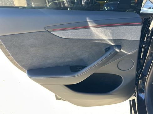 Used 2026 Tesla Model Y Long Range RWD image 29