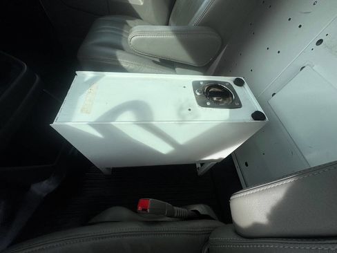 Used 2021 Chevrolet Express 3500 w/ Driver Convenience Package image 18