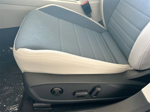 New 2026 Volkswagen Jetta SE image 14