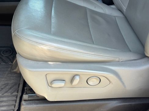 Used 2023 Chevrolet Silverado 1500 LTZ AWD/4WD image 16
