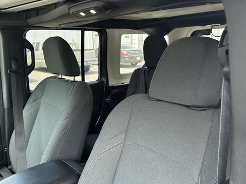 Used 2024 Jeep Wrangler Unlimited Sport AWD/4WD image 19