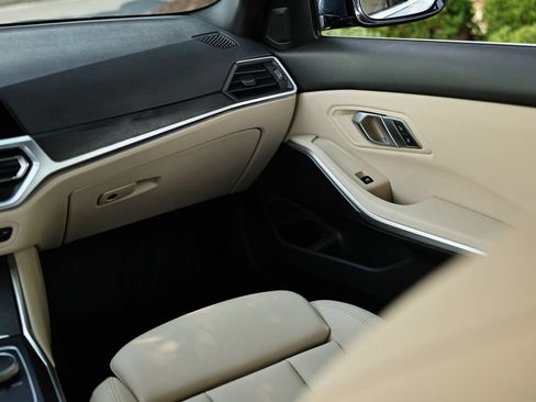 Used 2021 BMW 330i Sedan w/ Convenience Package RWD image 29
