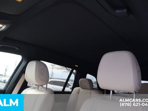 Used 2025 Mercedes-Benz GLS 450 4MATIC image 18