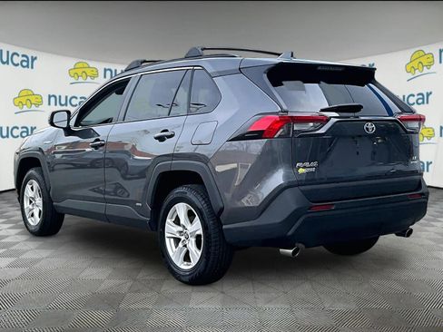 Used 2021 Toyota RAV4 LE image 4
