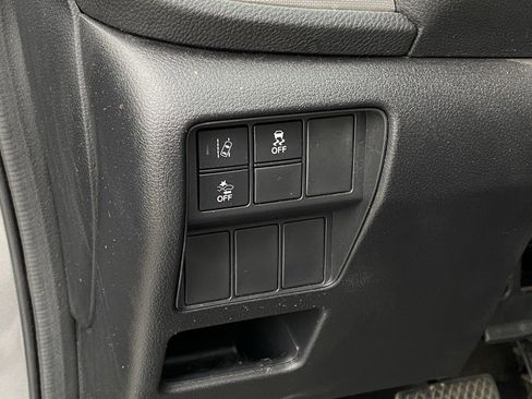 Used 2020 Honda CR-V LX image 12