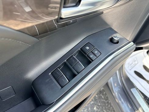 Used 2022 Toyota Highlander Platinum AWD/4WD image 23