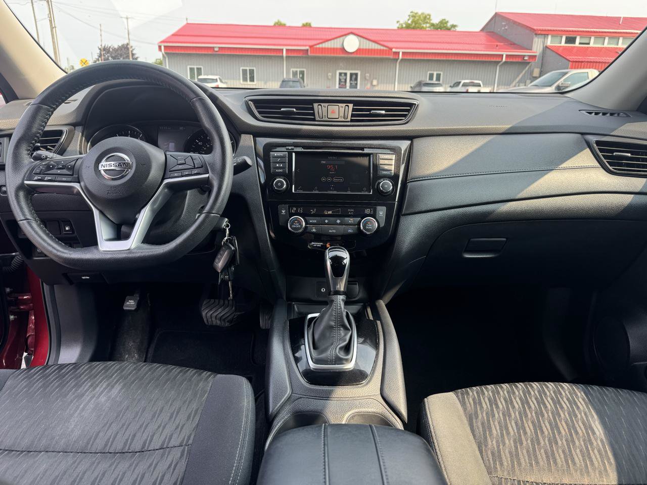 Used 2020 Nissan Rogue S AWD/4WD image 16