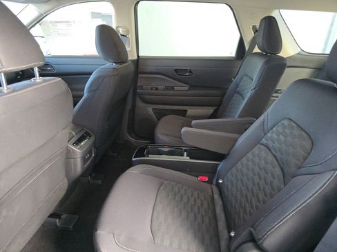 New 2025 Nissan Pathfinder SV w/ SV Premium Package image 11