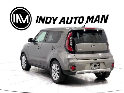 Used 2017 Kia Soul + image 6