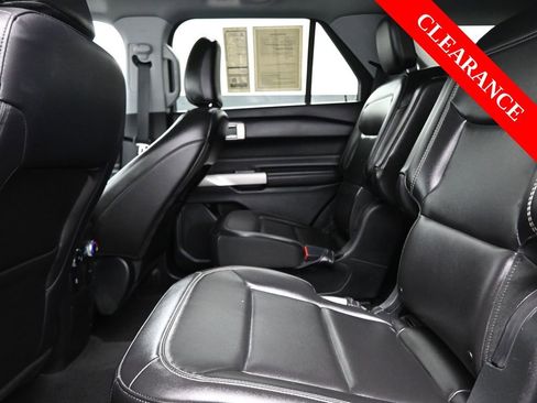 Used 2022 Ford Explorer XLT w/ Equipment Group 202A image 14