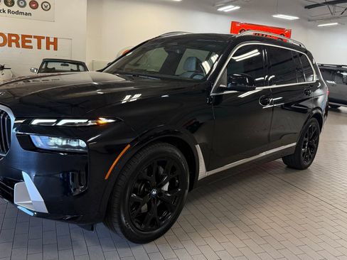 Used 2024 BMW X7 xDrive40i w/ Premium Package AWD/4WD image 2