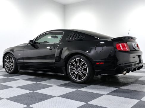 Used 2010 Ford Mustang GT image 5