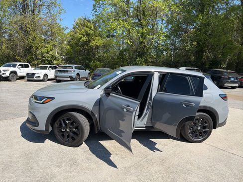 Used 2025 Honda HR-V Sport image 17