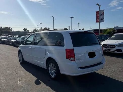 Used 2014 Dodge Grand Caravan SXT FWD image 4