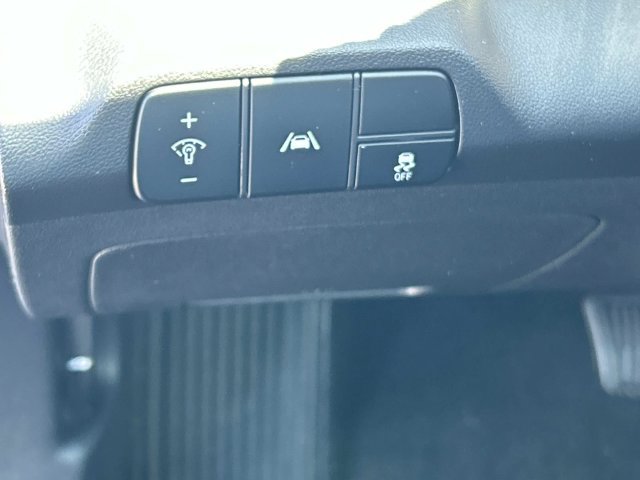 Used 2023 Hyundai Elantra SEL w/ Convenience Package FWD image 19